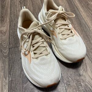 Saucony Women's Tempus 2